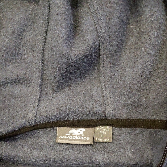 New Balance Men's Dark Blue Performance Jacket - Picture 2 of 3